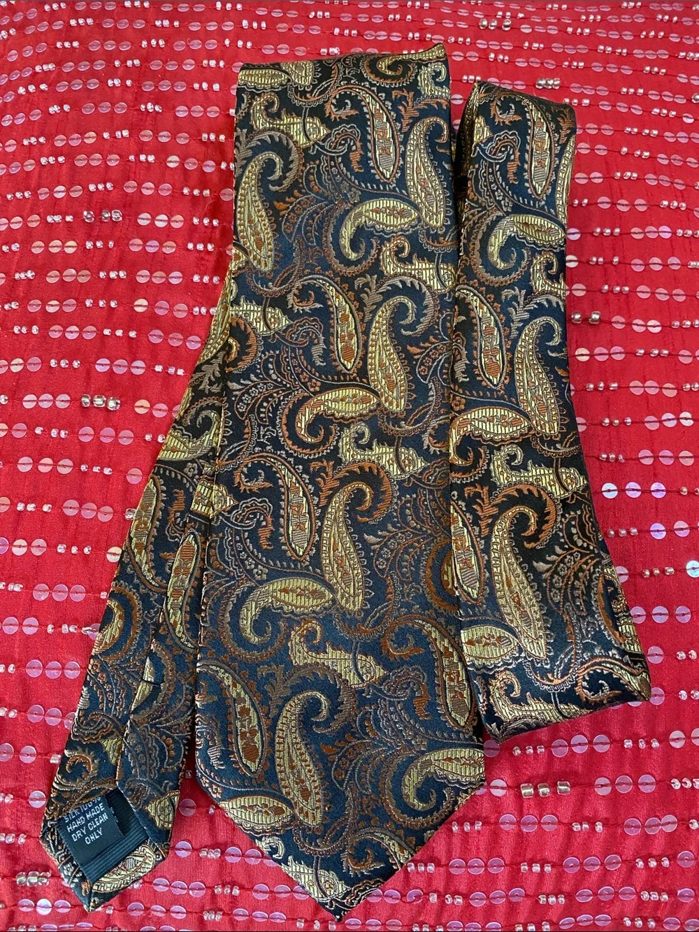 💯 Silk Hand Made Luxurious Black Gold Textured Paisley Tie
